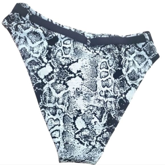 NWT Victoria's Secret Bikini Bottom - Picture 10 of 11
